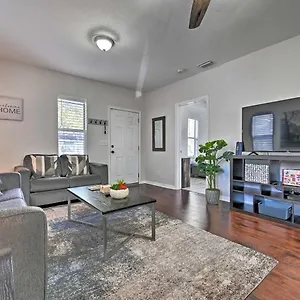 https://sun-dappled-tampa-oasis-about-2-mi-to-7th-ave.hotelstampa.org