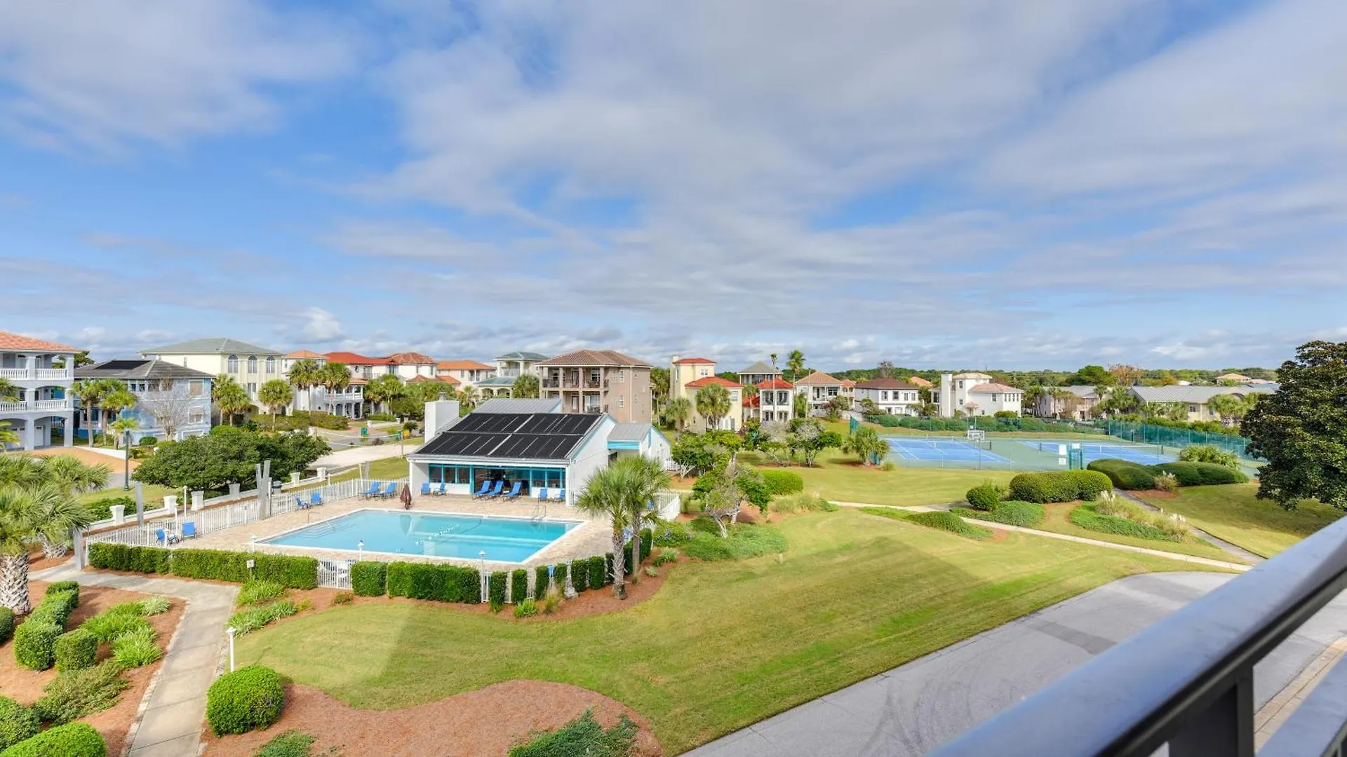 Airy Destin Condo With Pool - Walk To Private Beach! 0*,  United States