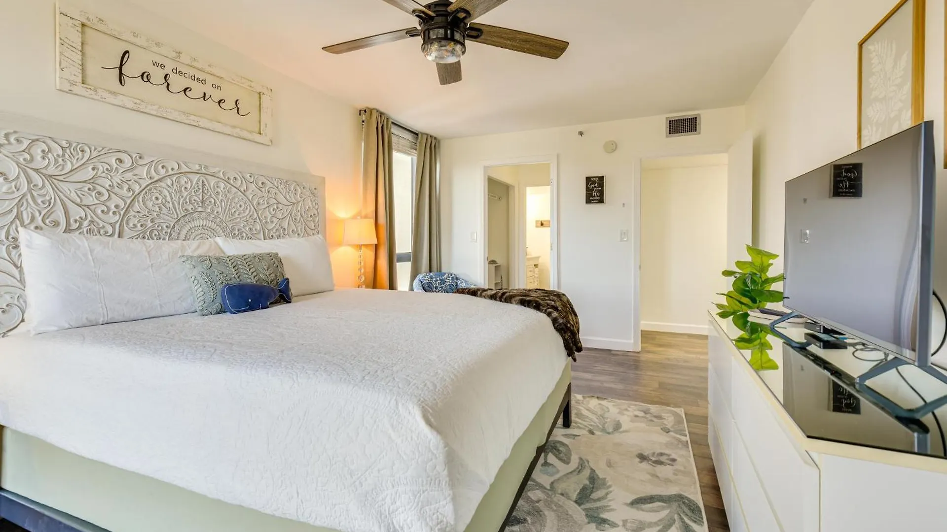 Airy Destin Condo With Pool - Walk To Private Beach! Apartment