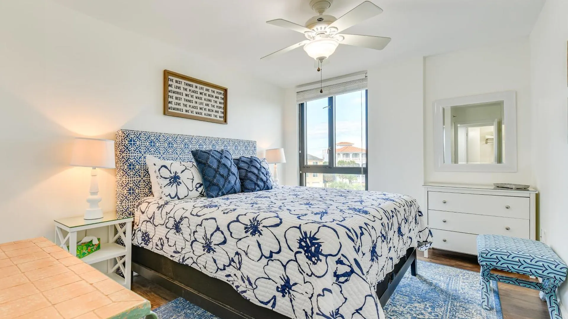Airy Destin Condo With Pool - Walk To Private Beach!