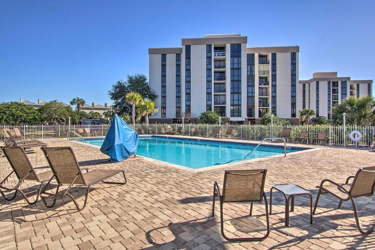 Airy Destin Condo With Pool - Walk To Private Beach! Apartment